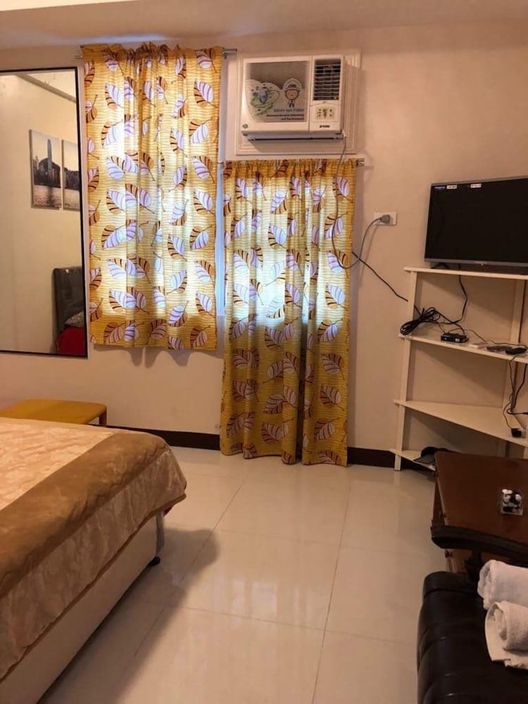 Favila Condotel Unit At 101 Newport Boulevard 15/26