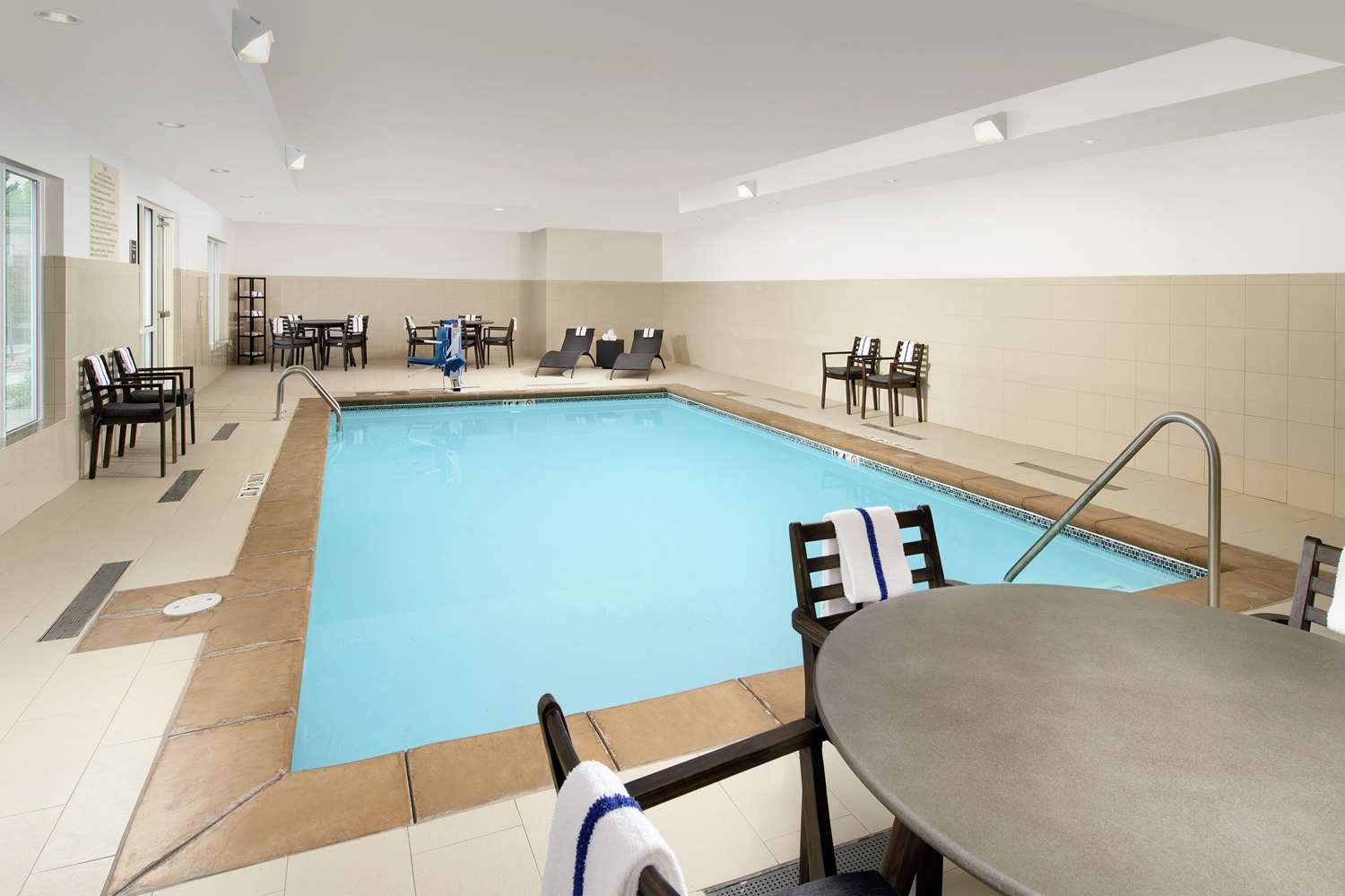 swimming pool spa