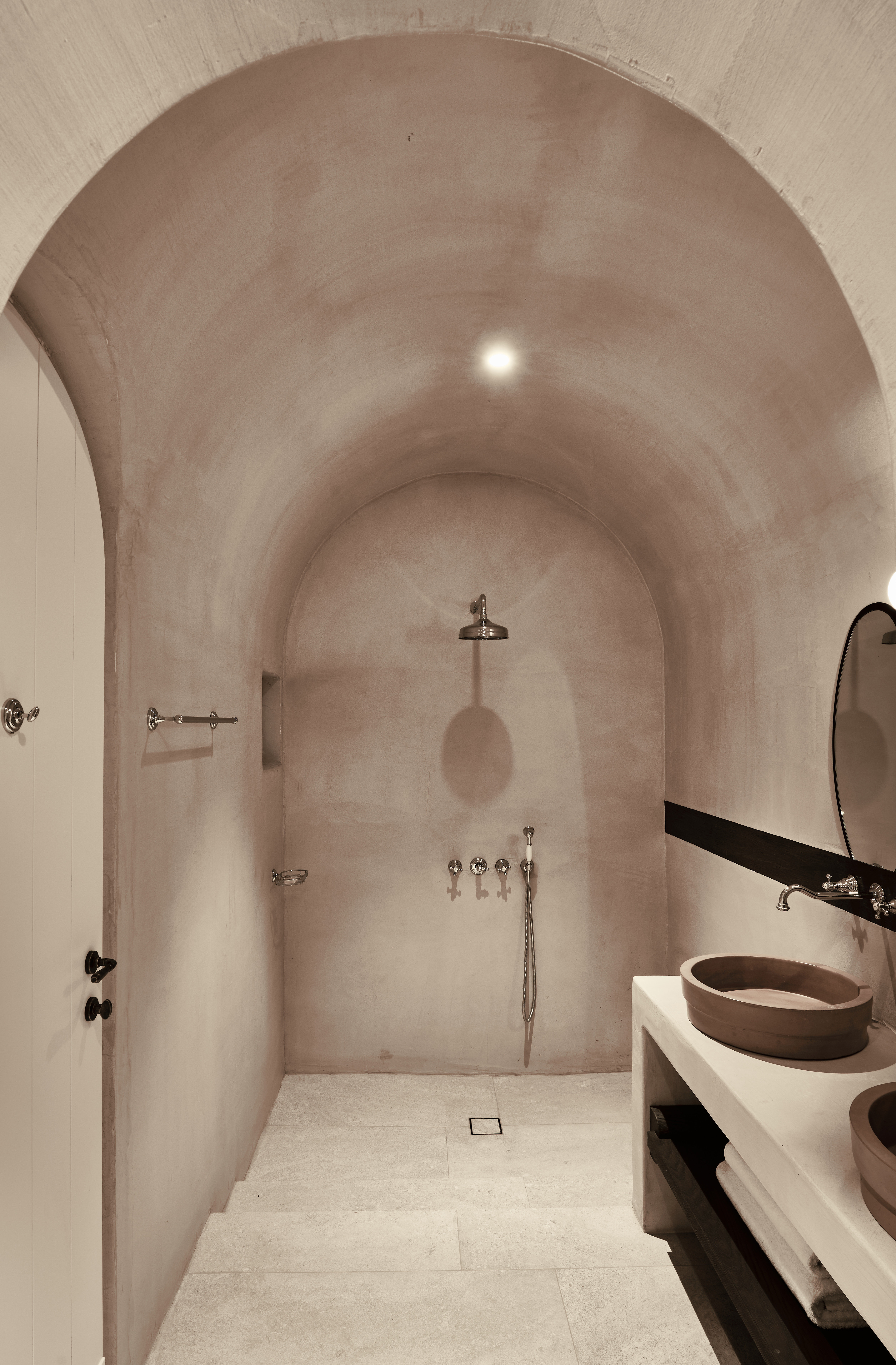 Istoria Hotel 45/46