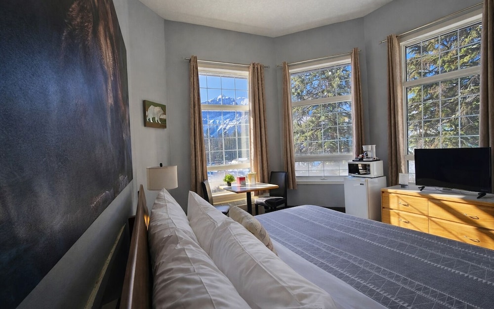 PREMIER, STUDIO, KING BED