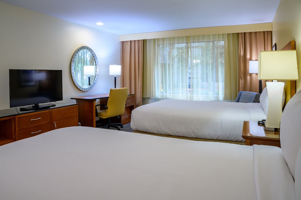 Airtel Plaza Hotel and Conference Center 21/62