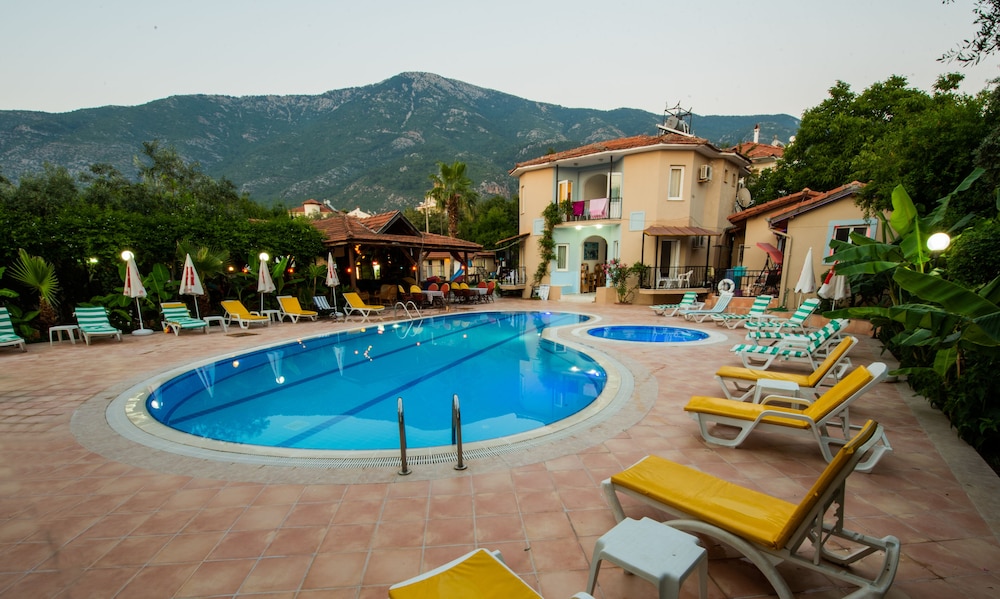 Sonmez Hotel 27/31