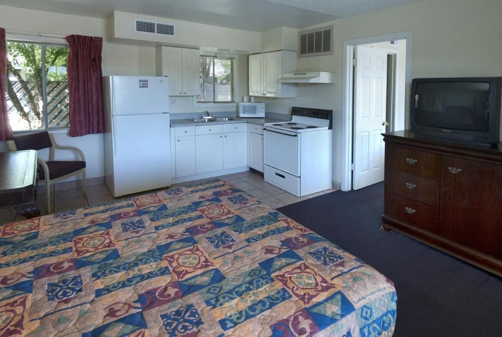 American Executive Inn 7/58