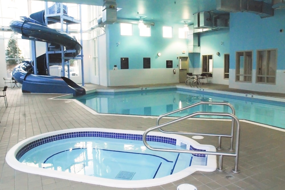 Sandman Hotel Suites Squamish 7/46