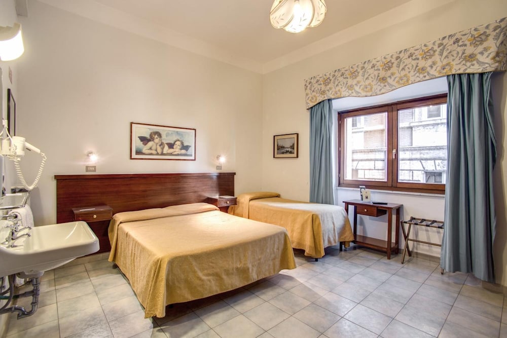 Hotel Primavera 42/64