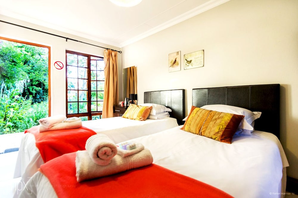 OR Tambo Guest House 8/49