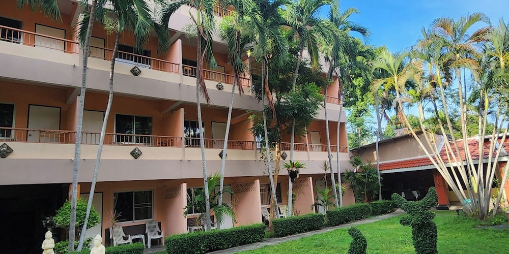 Safari Riviera Resort 1/50