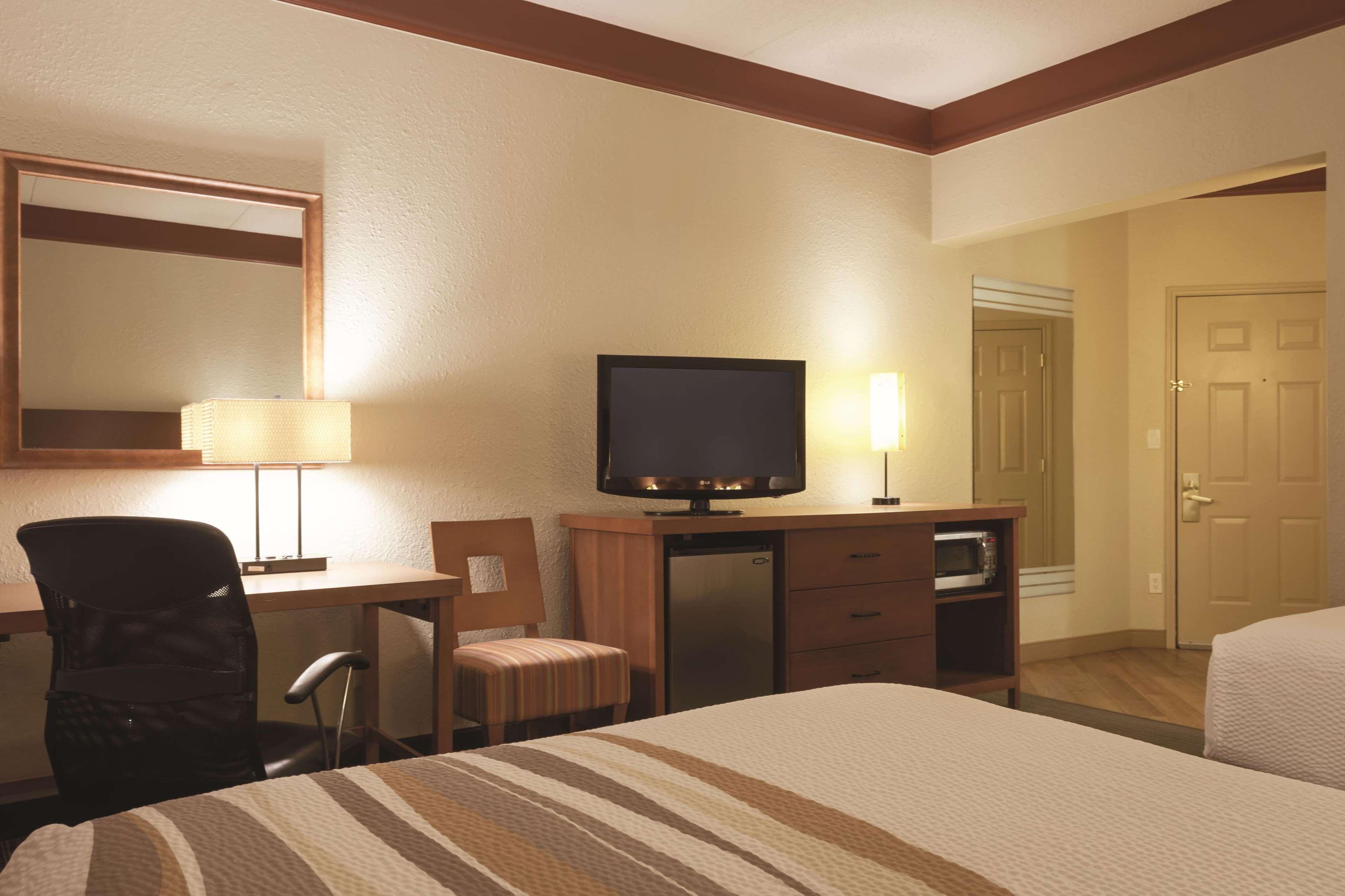 غرفة بسريرين مزدوجين لذوي الإعاقة، La Quinta Inn & Suites by Wyndham Atlanta Ballpark/Galleria 3/3