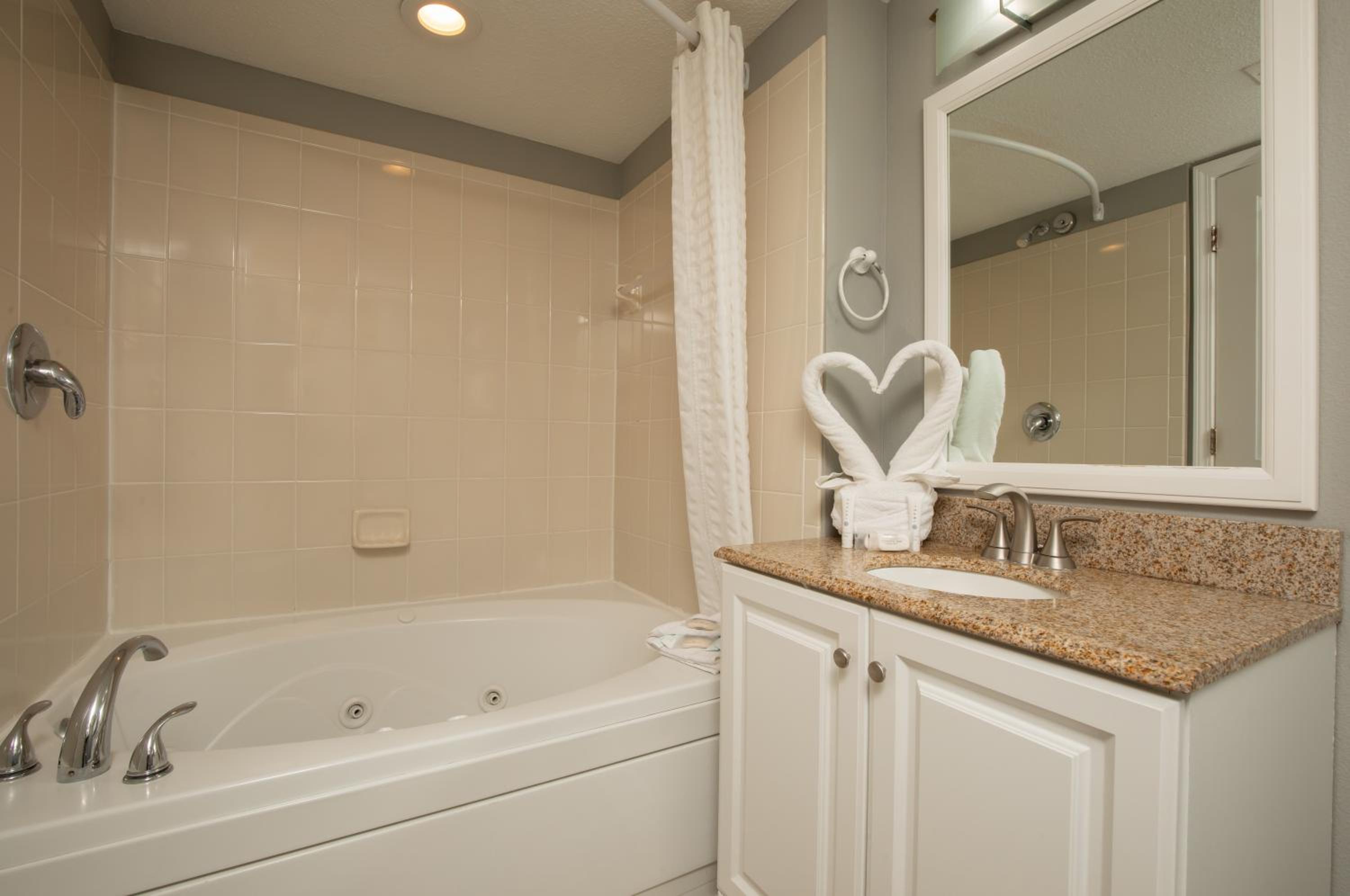1 Bedroom, Suite, Ocean View, Hot Tub, Avista Resort 3/9