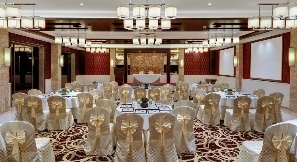 The Fern Kadamba Hotel And Spa 38/42