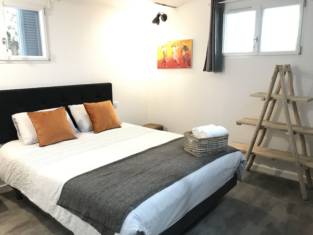 1 BEDROOM, EXECUTIVE, APARTMENT