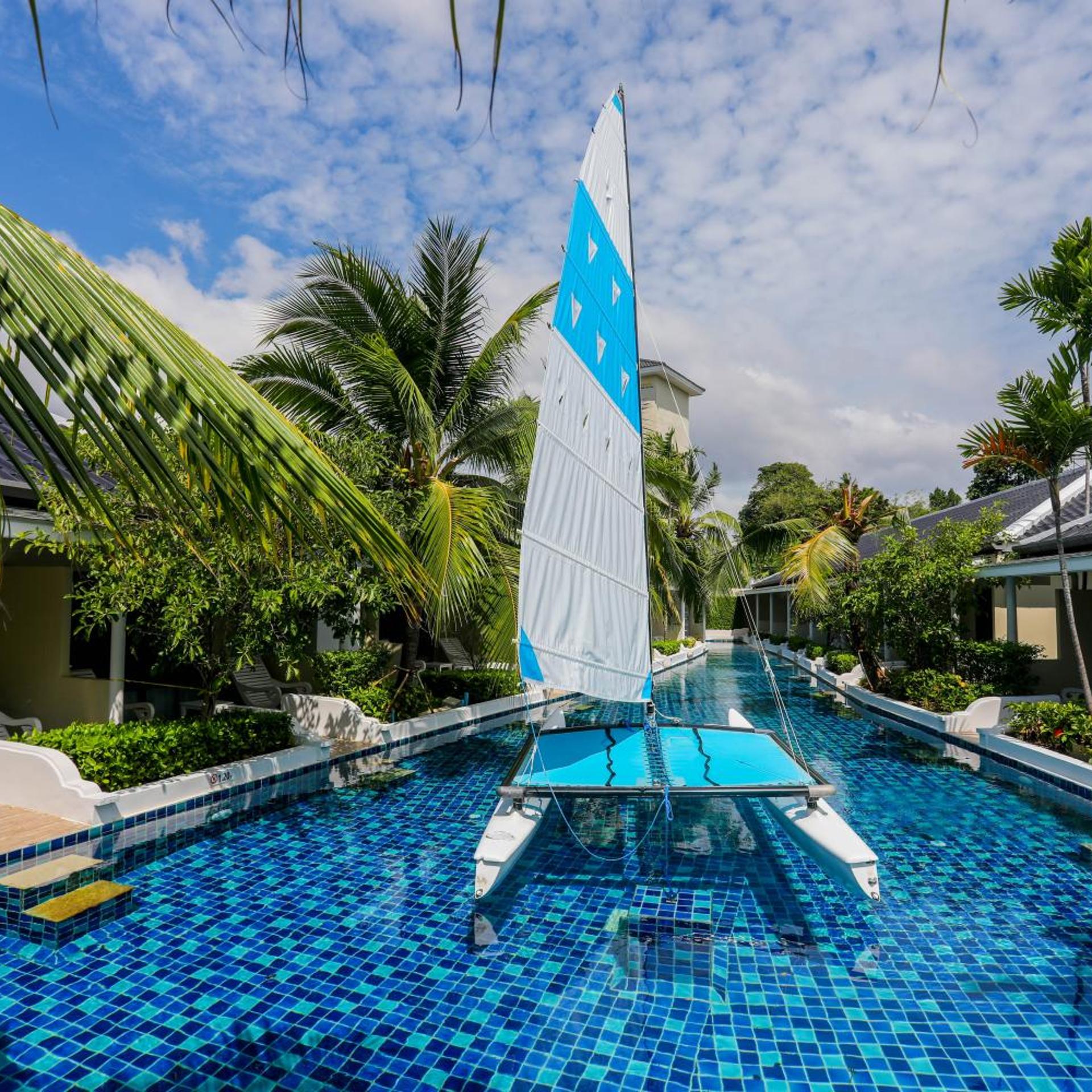 Tuana Hotels Brook Pool Access 25/50