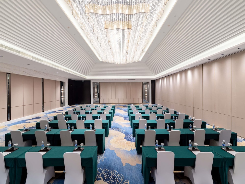 Pullman Wuxi New Lake 64/73