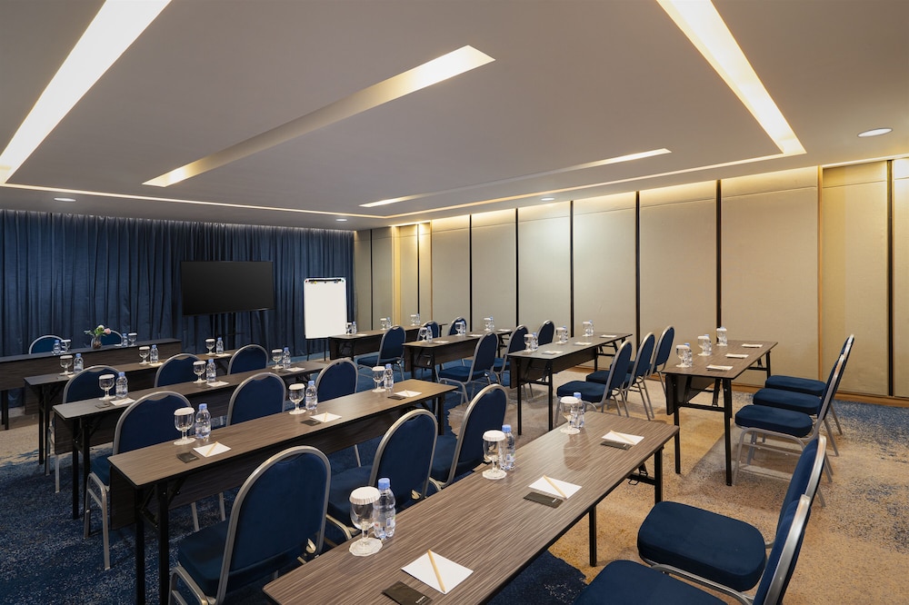 ANARA AIRPORT HOTEL 32/35