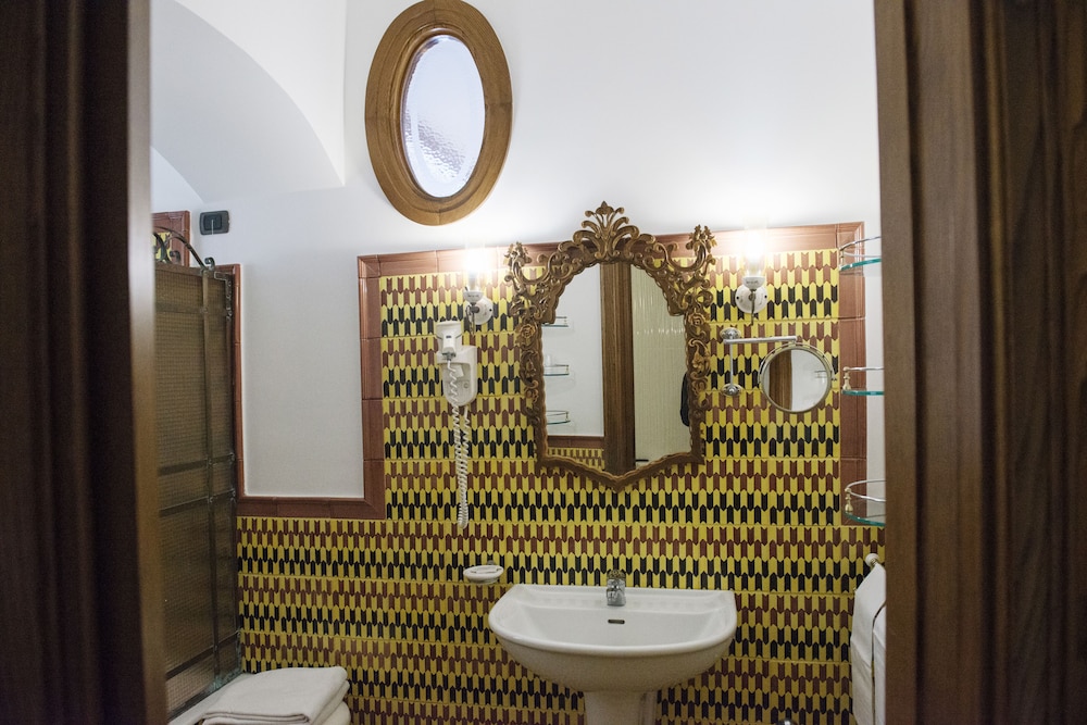 Locanda Del Capitano 48/50