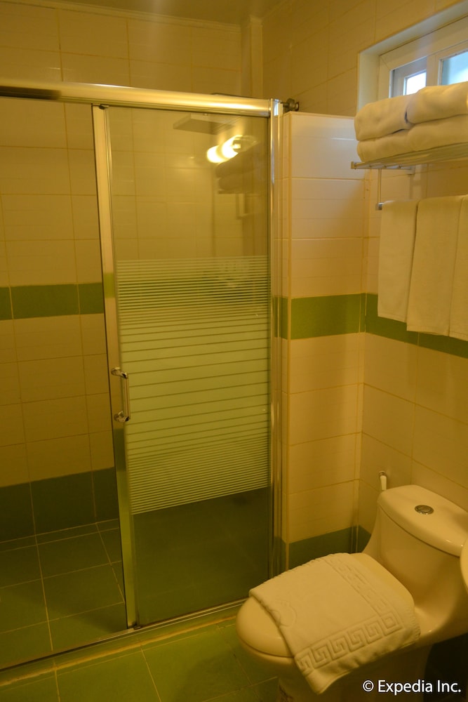 Hanan Hotel Tagaytay 60/64