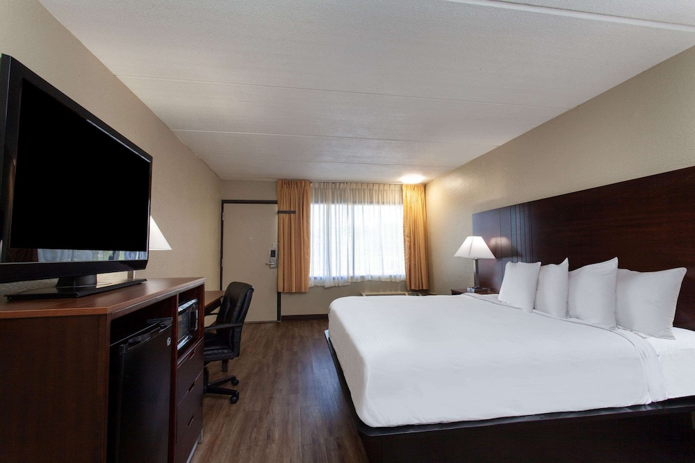 Travelodge By Wyndham Deltona 17/48