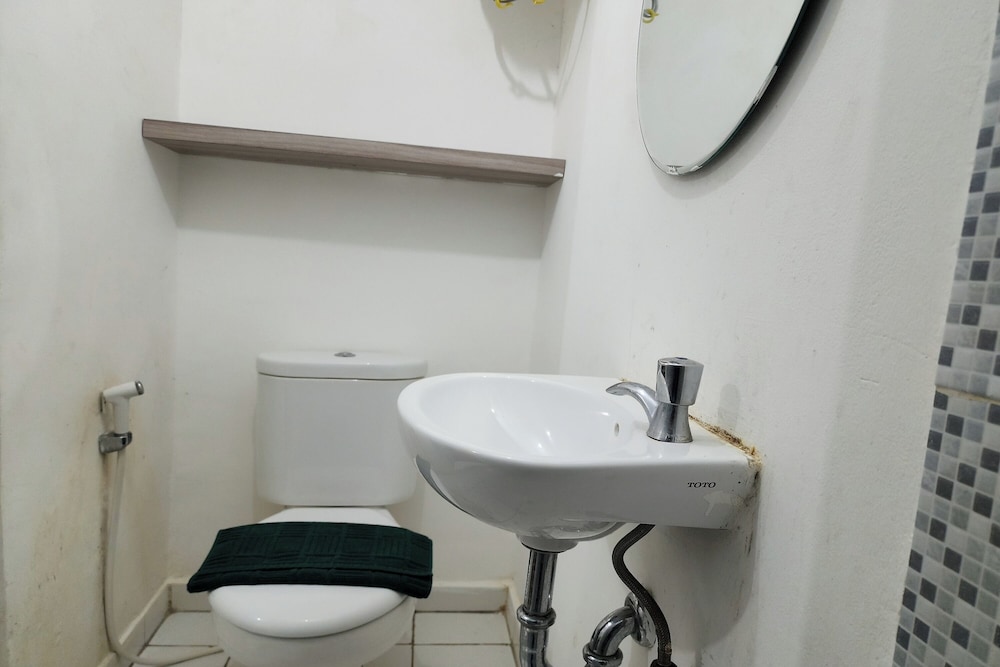 Barata Hotel Near Bandara Soekarno Hatta 29/32