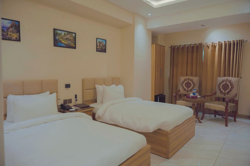 Hotel Pearl Inn 29/64