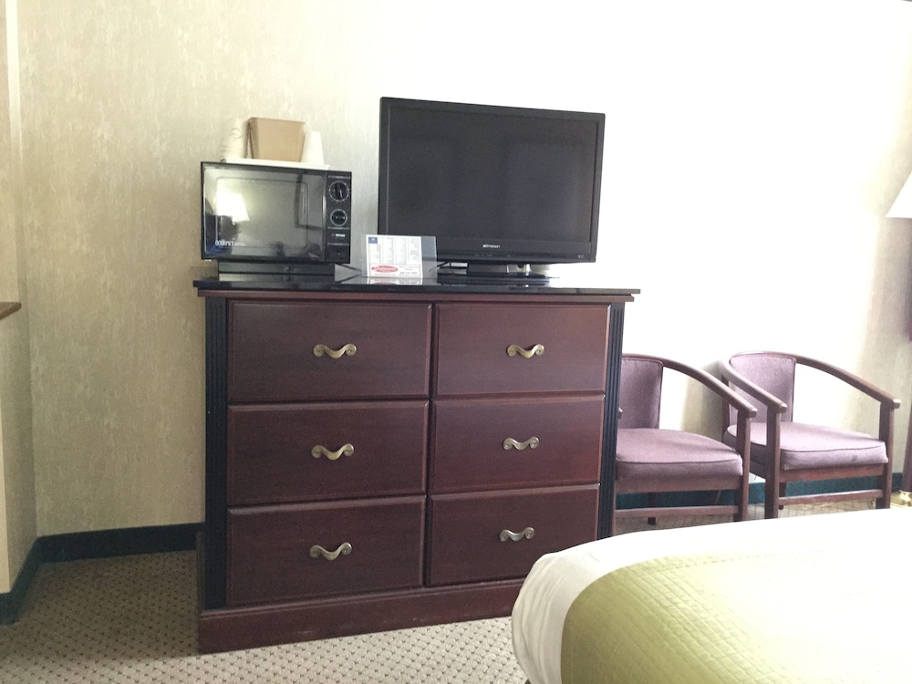 Americas Best Value Inn Suites St Charles St Louis 30/31