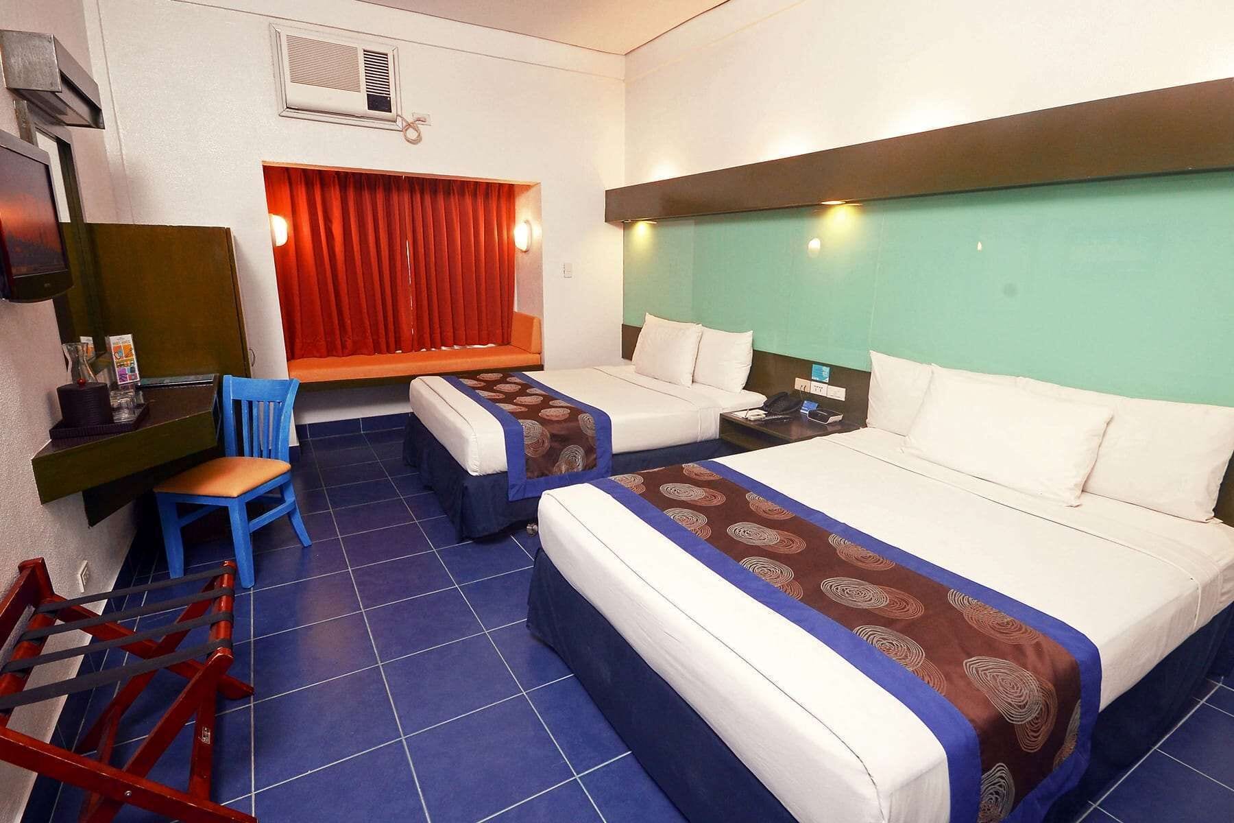 Room, 2 Queen Beds, Garden View