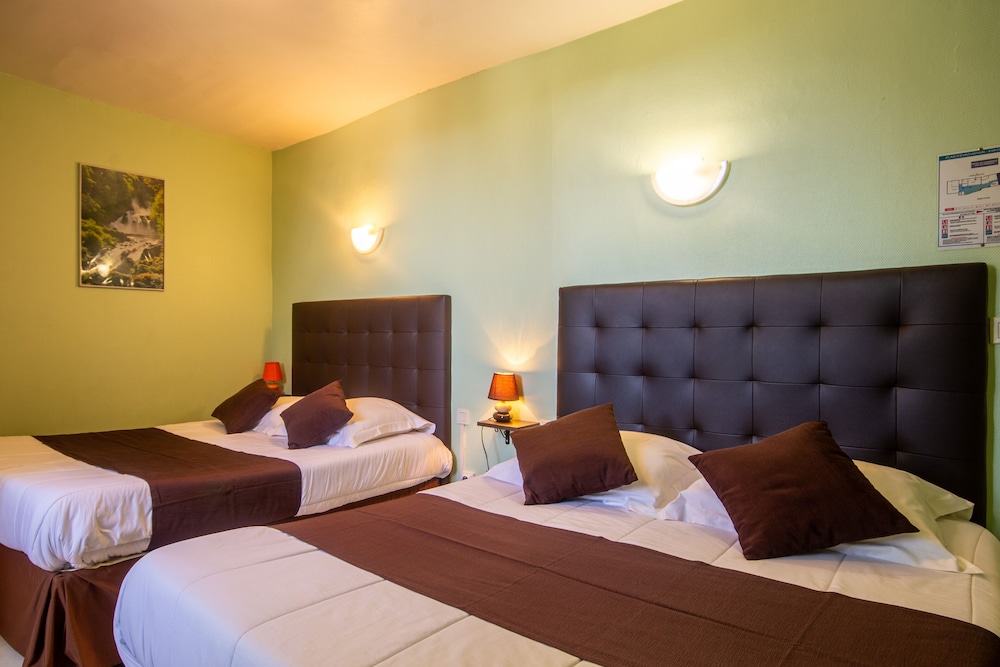 غرفة كومفورت رباعية بسريرين كوين