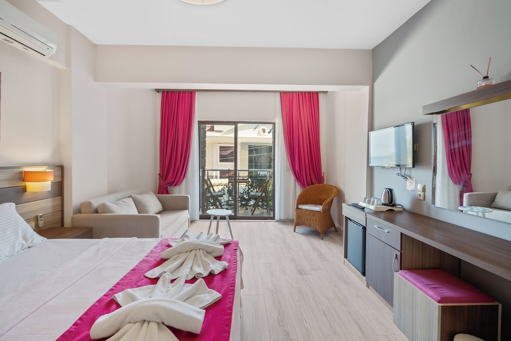 Eden Pyara Hotel Turunc 52/106