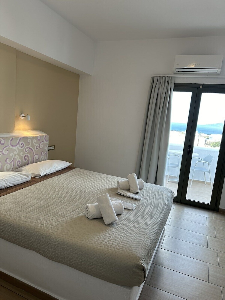 Olympic Hotel 24/56