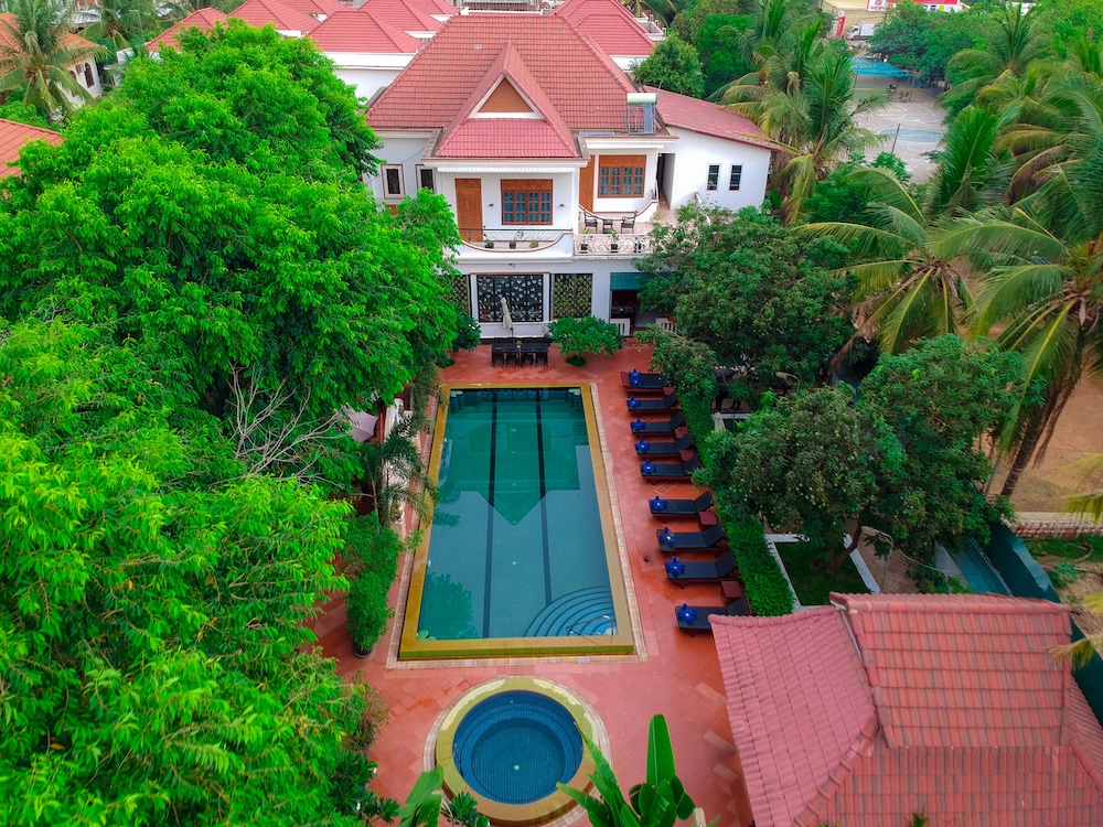 MARVEL HOLIDAY BOUTIQUE VILLA 58/65