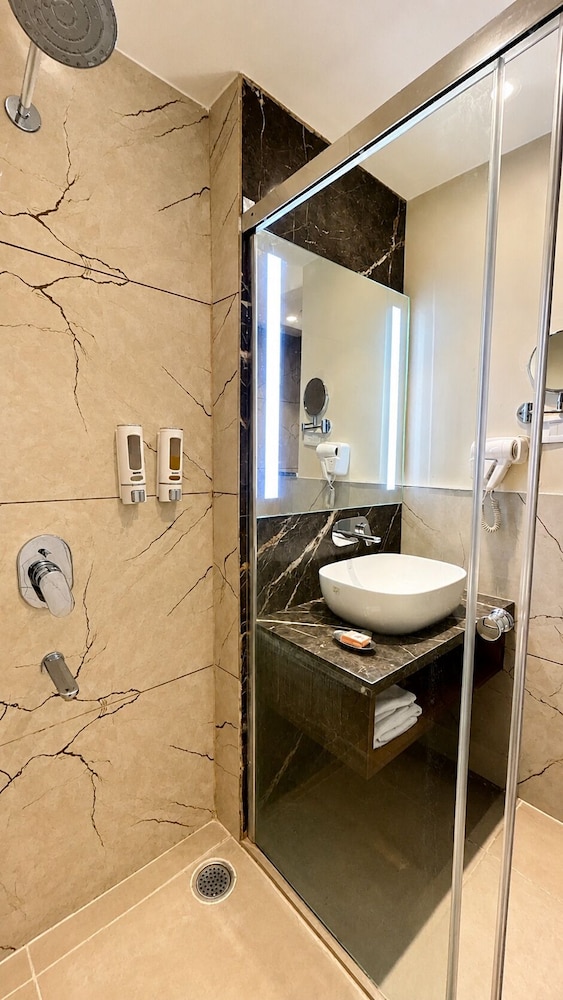 Pride Hotel Bhopal 48/49