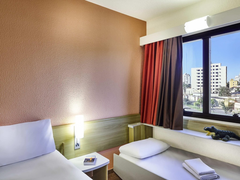 Ibis Taubate 13/55