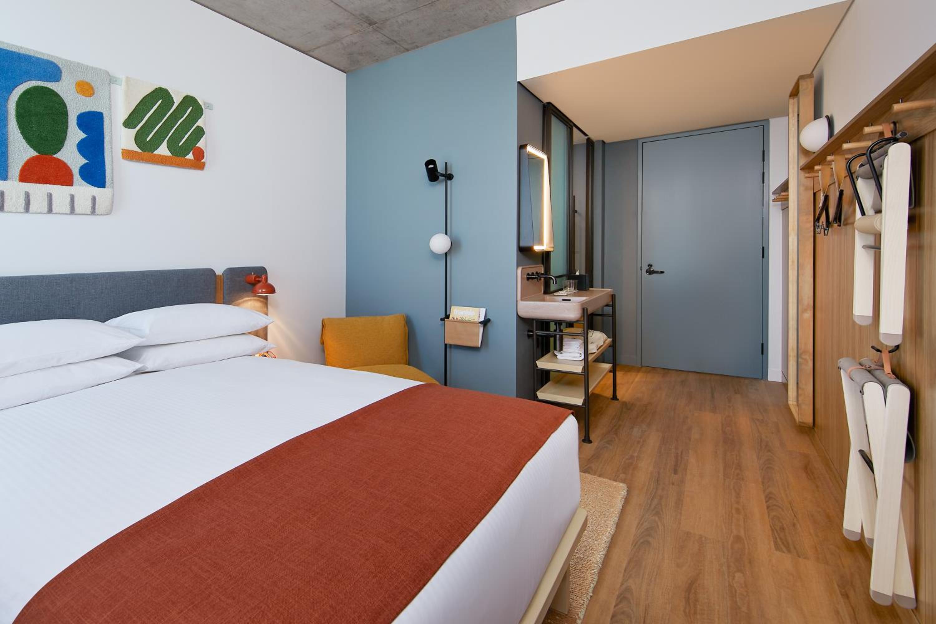 Moxy, Connecting, Family, Bunk Bed