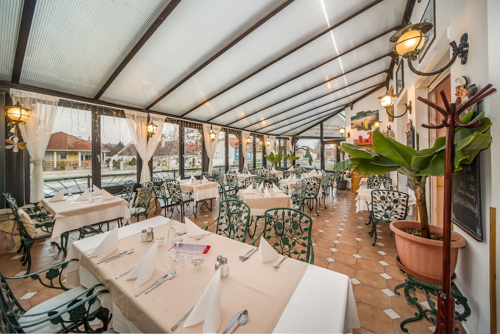Hotel Piroska Buk 35/50