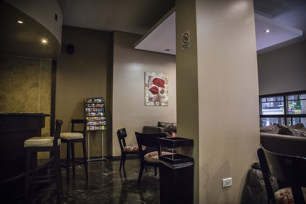 Mendoza Hotel 57/66