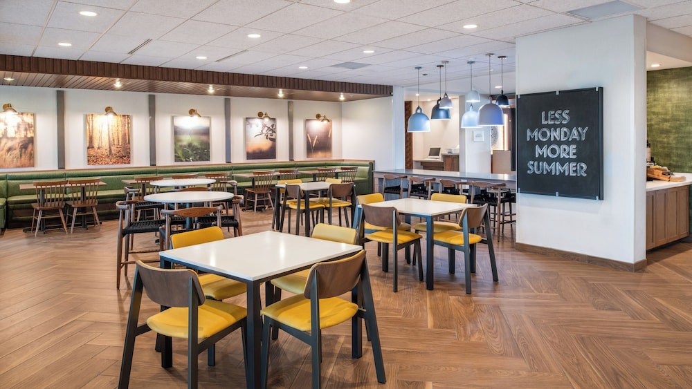Fairfield Inn & Suites Stockton Lathrop 38/54