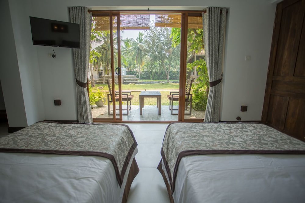 Amaluna Resorts 4/50