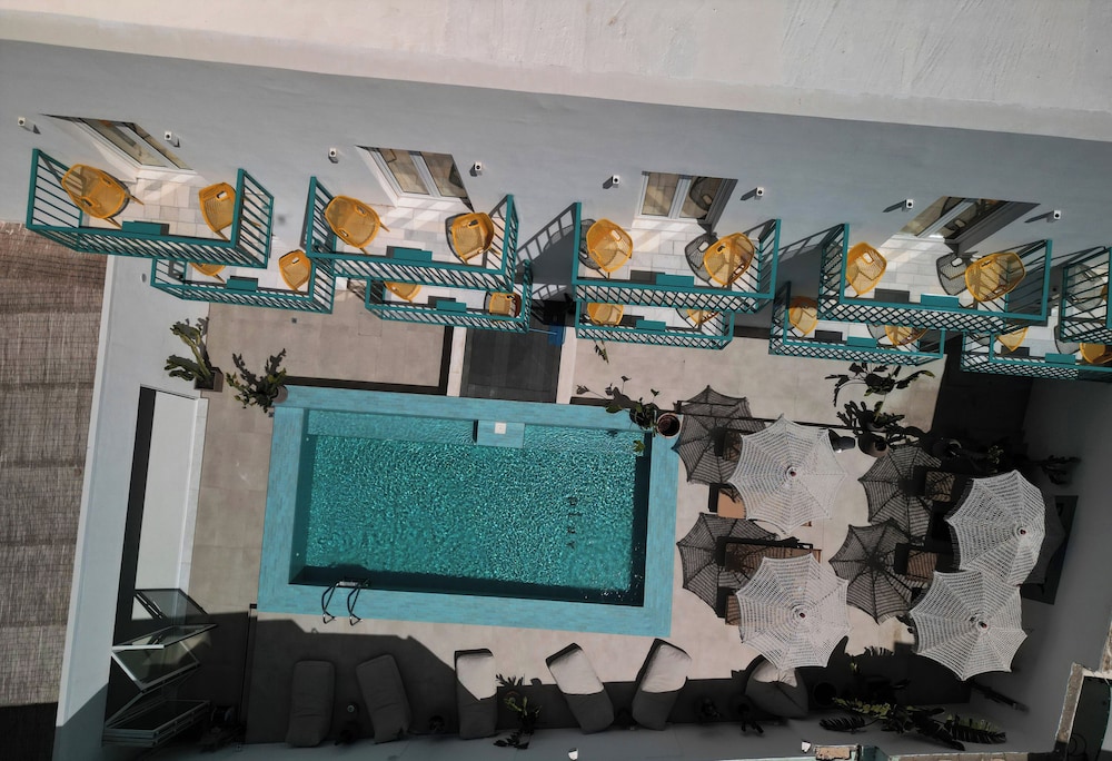 Play Paros, a member of Brown Hotels 46/62