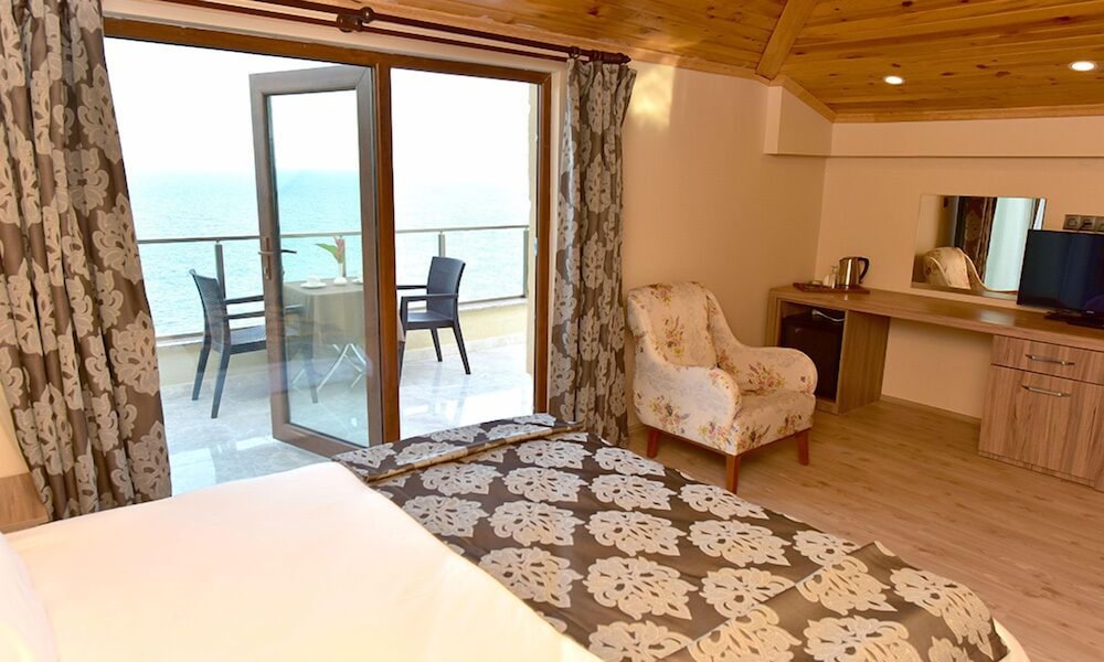 Dora Hotel 23/48
