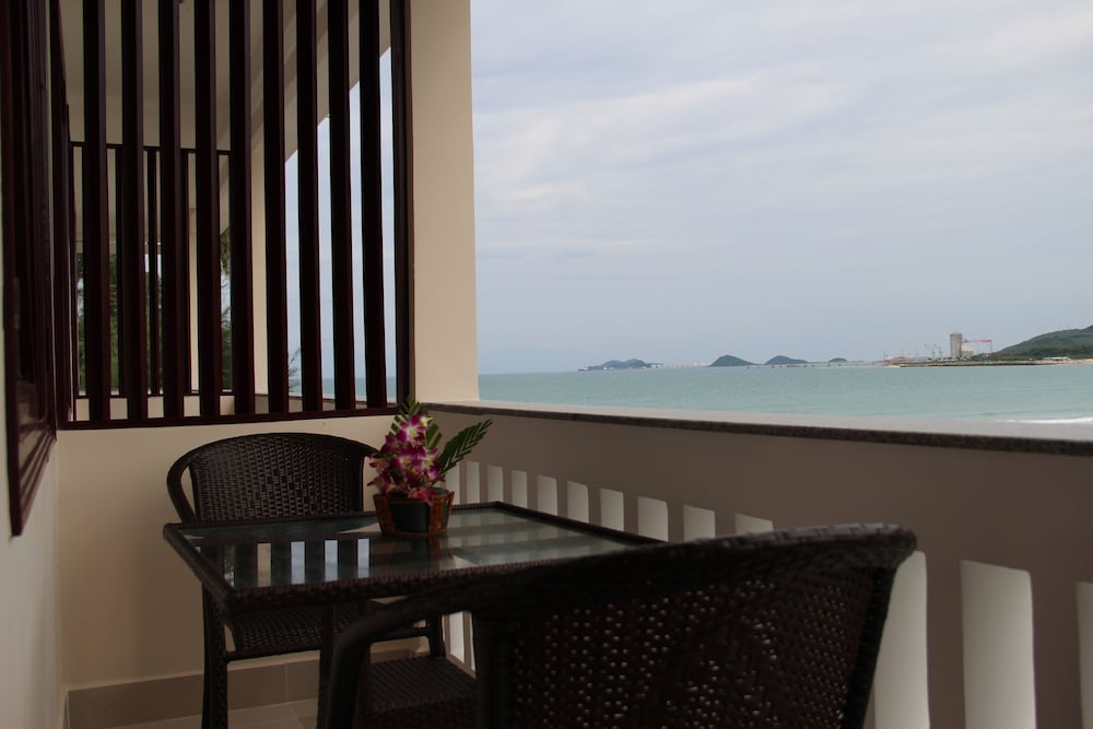Gm Doc Let Beach Resort Spa 47/65