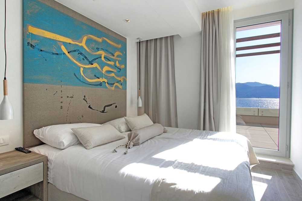 Kalamota Beach House 14/68
