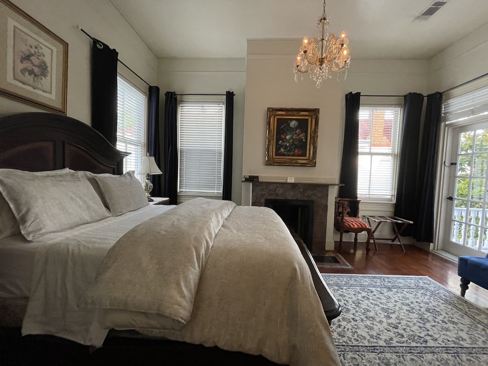 Amethyst Garden Inn 20/62