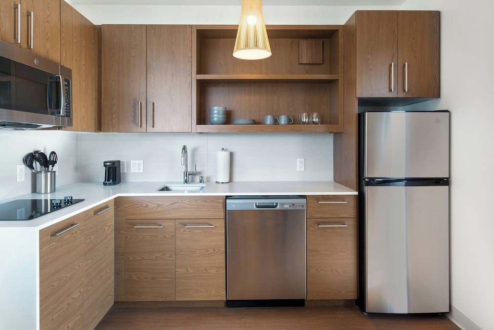 Element Reno Experience District 5/50