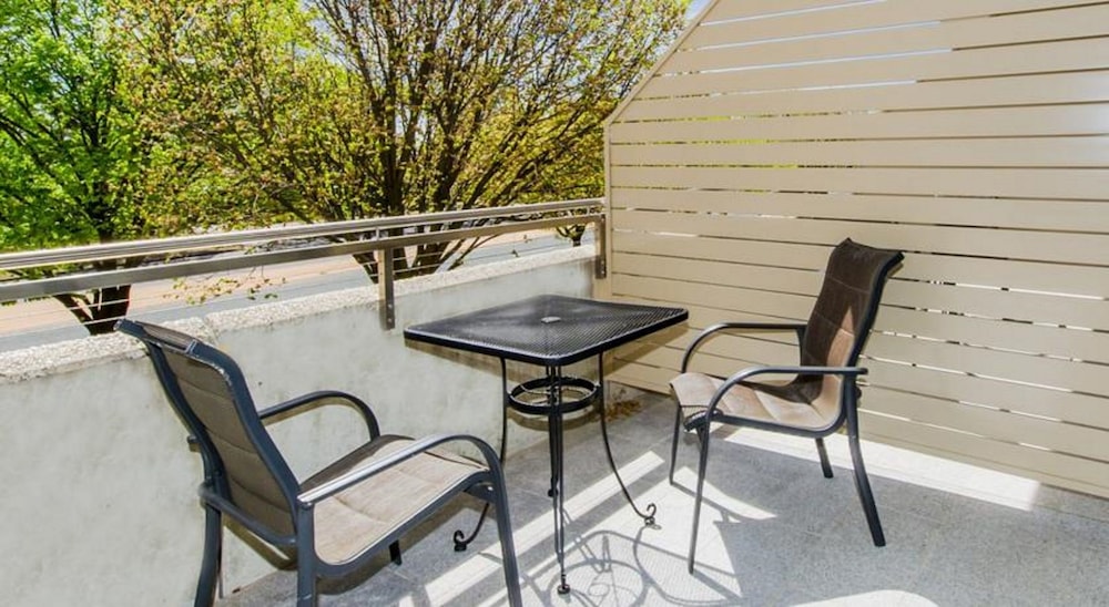 Belconnen Hotel Motel Serviced Apartments 31/48