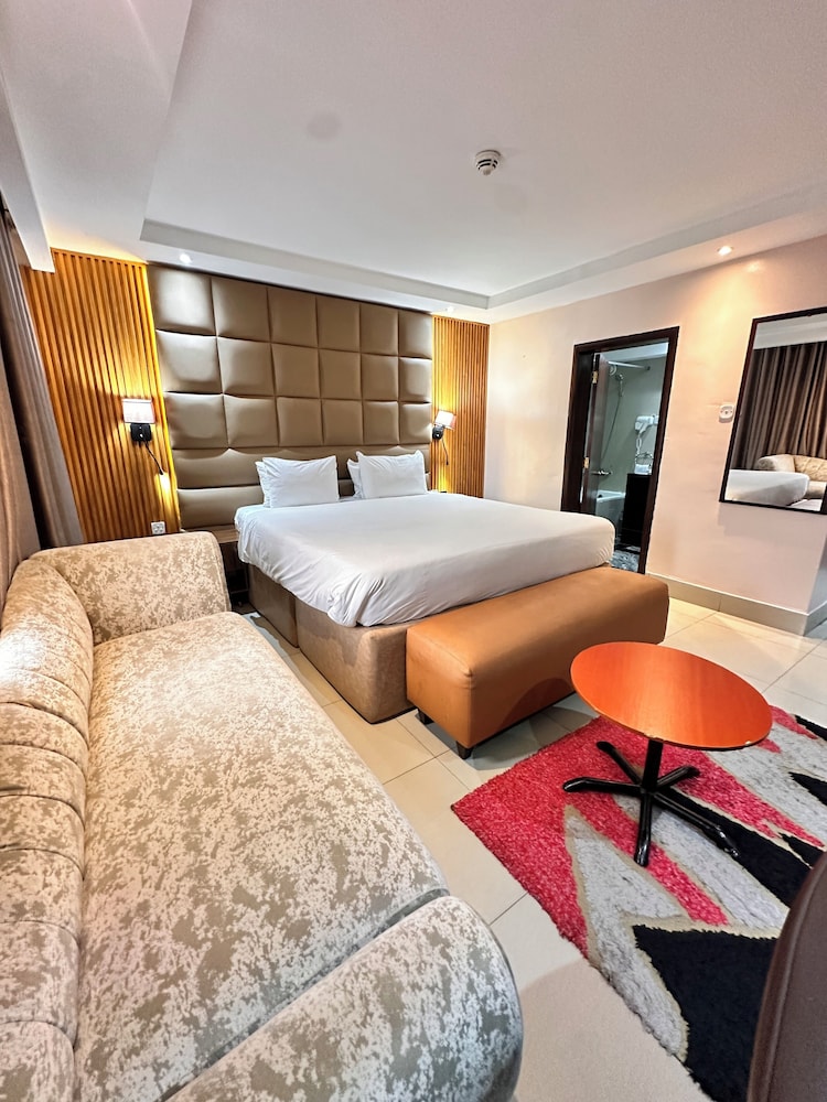 GOLDEN TULIP PORT HARCOURT 25/81