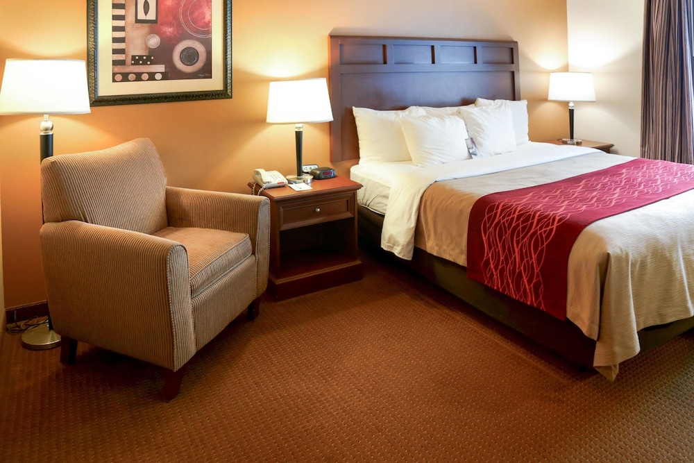 Comfort Inn & Suites Grinnell near I-80 19/32