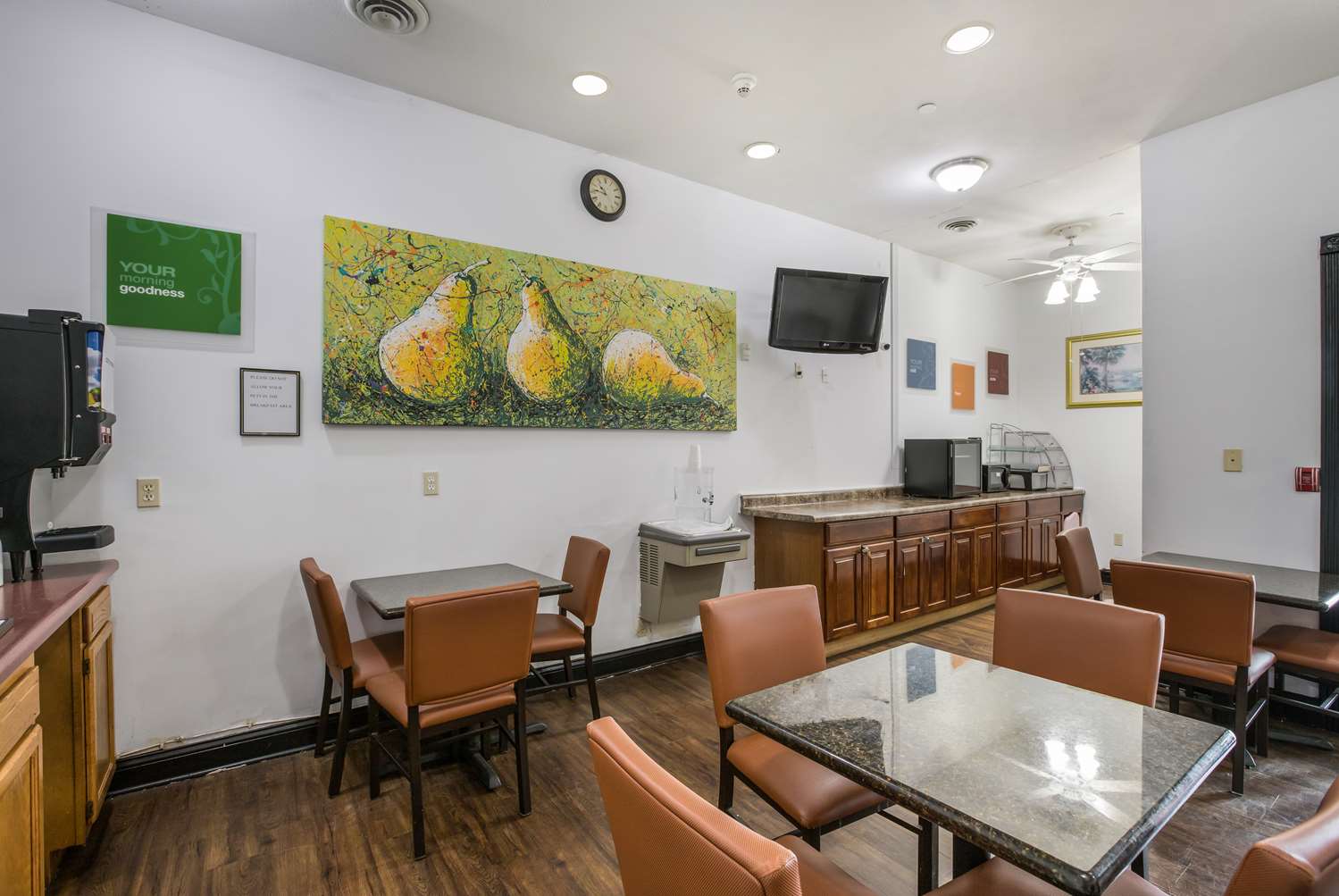 Americas Best Value Inn Suites Three Rivers 7/16
