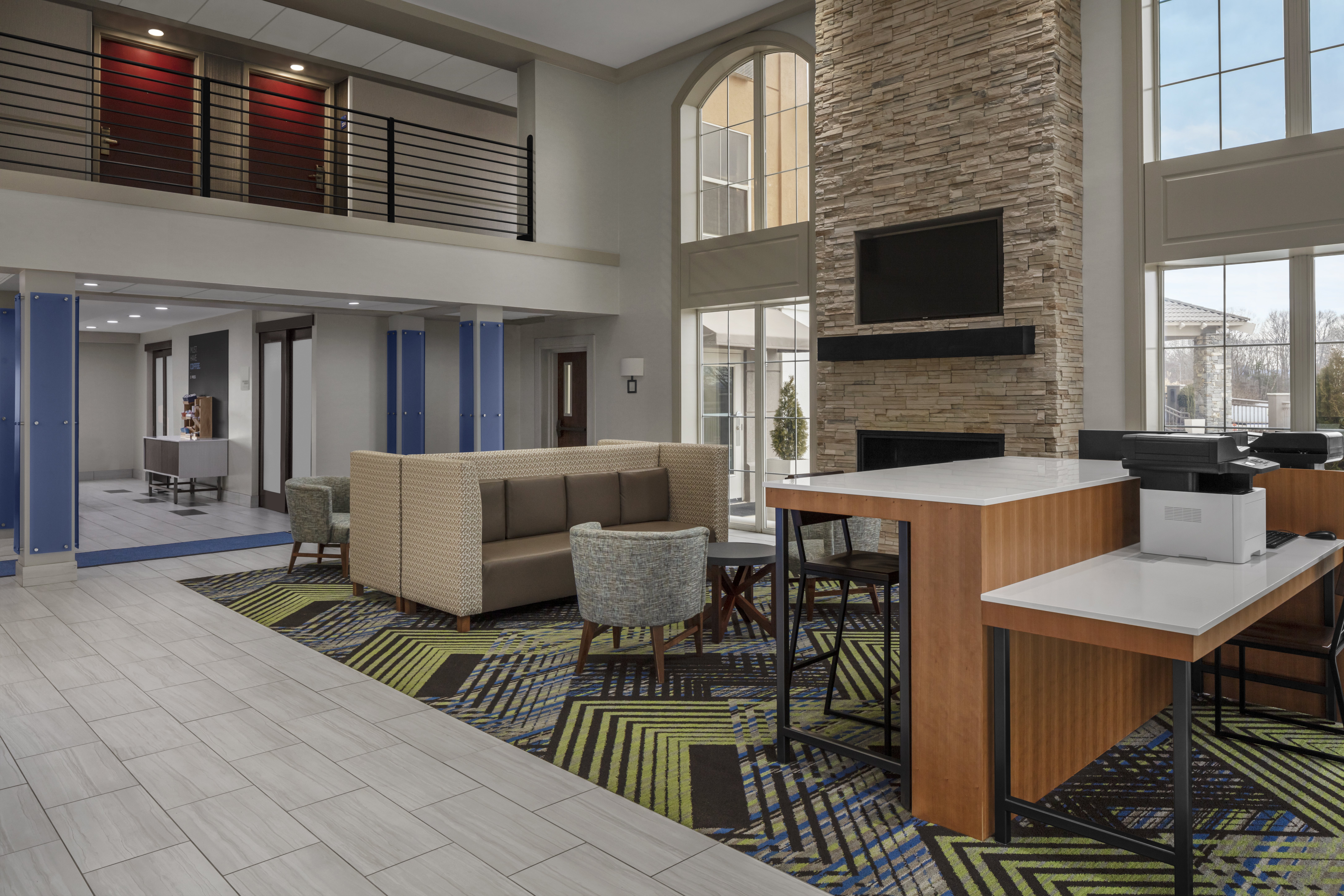 Holiday Inn Express & Suites Asheville SW - Outlet Ctr Area 19/34