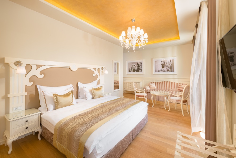 Piazza Heritage Hotel 13/76
