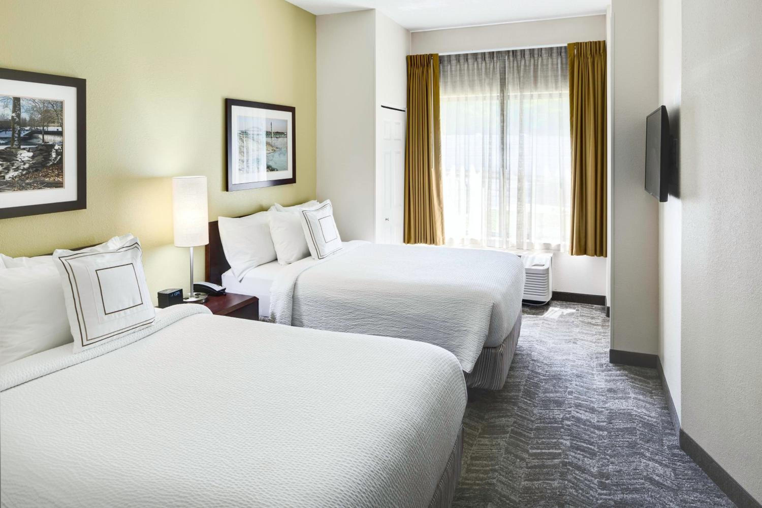 Suite, 2 Double Beds, Bathtub, Accessible