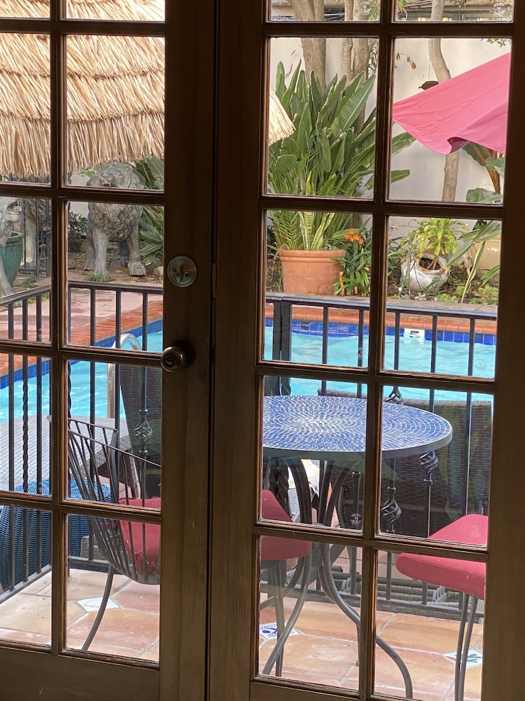 Villa Rosa Inn 31/78